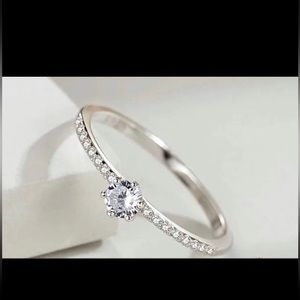 Halo engagement ring